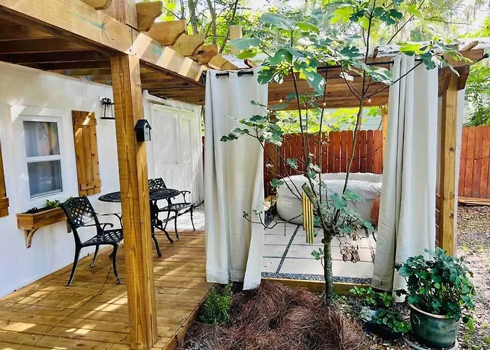 Beautiful Farmhouse In Fernandina Beach